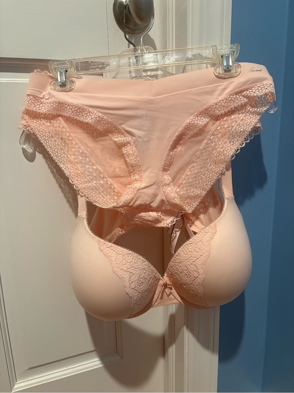 Victoria's Secret Peach/Pink Lace Bikini Panty & Bra Set
